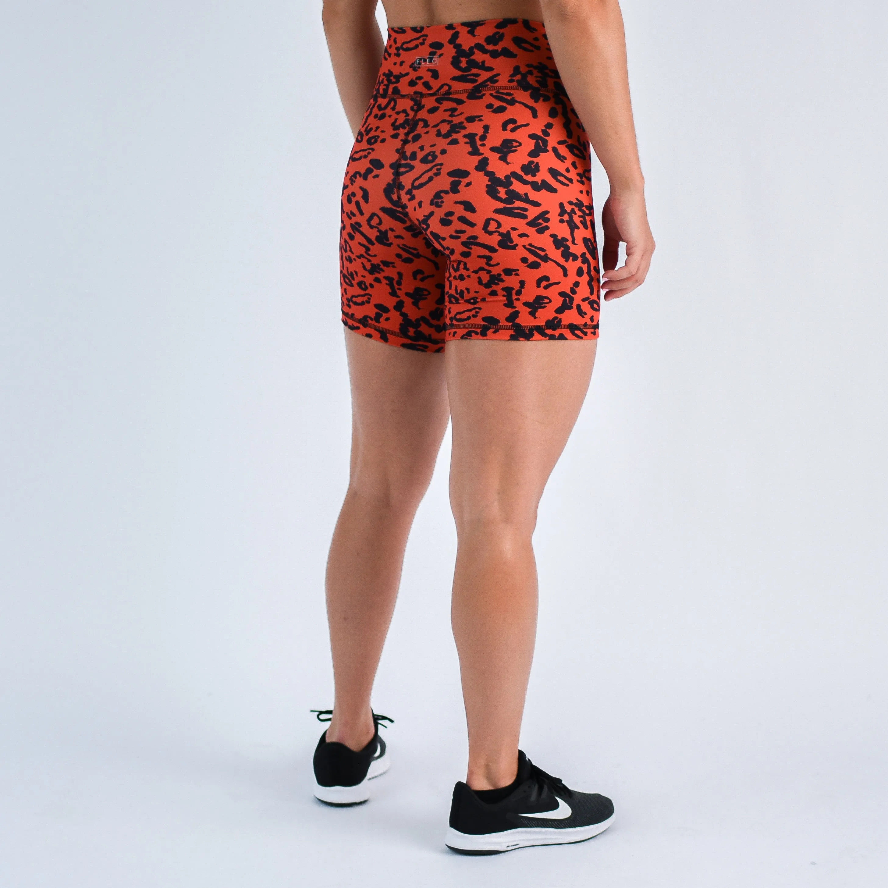 Pedal Short  6" - No Front Seam - Higher Rise