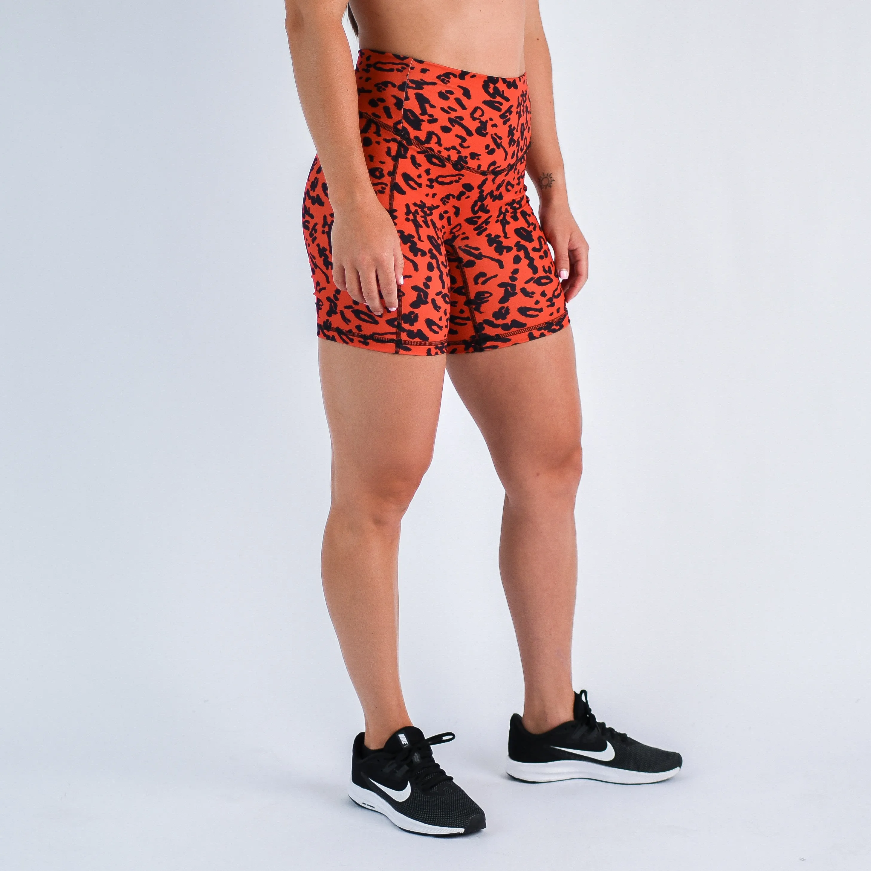 Pedal Short  6" - No Front Seam - Higher Rise